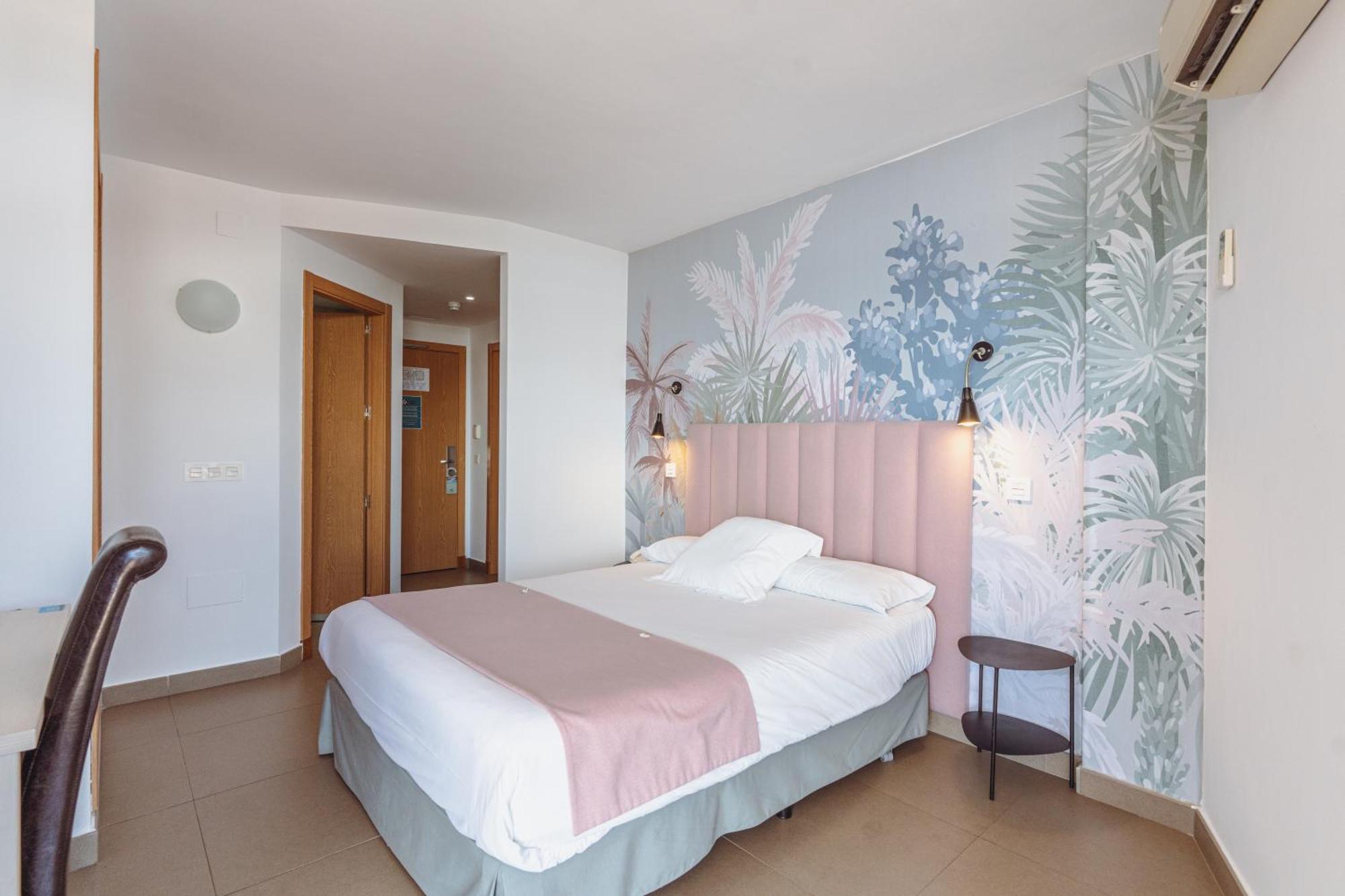 Superior Double or Twin Room,1769838421:JPEG