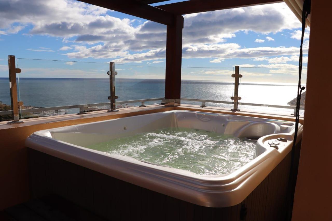Two-Bedroom Penthouse Apartment Sea View Hot Tub,377621149:JPEG