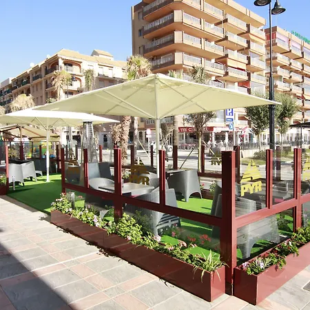 Hotel Apartamentos Pyr Fuengirola-3